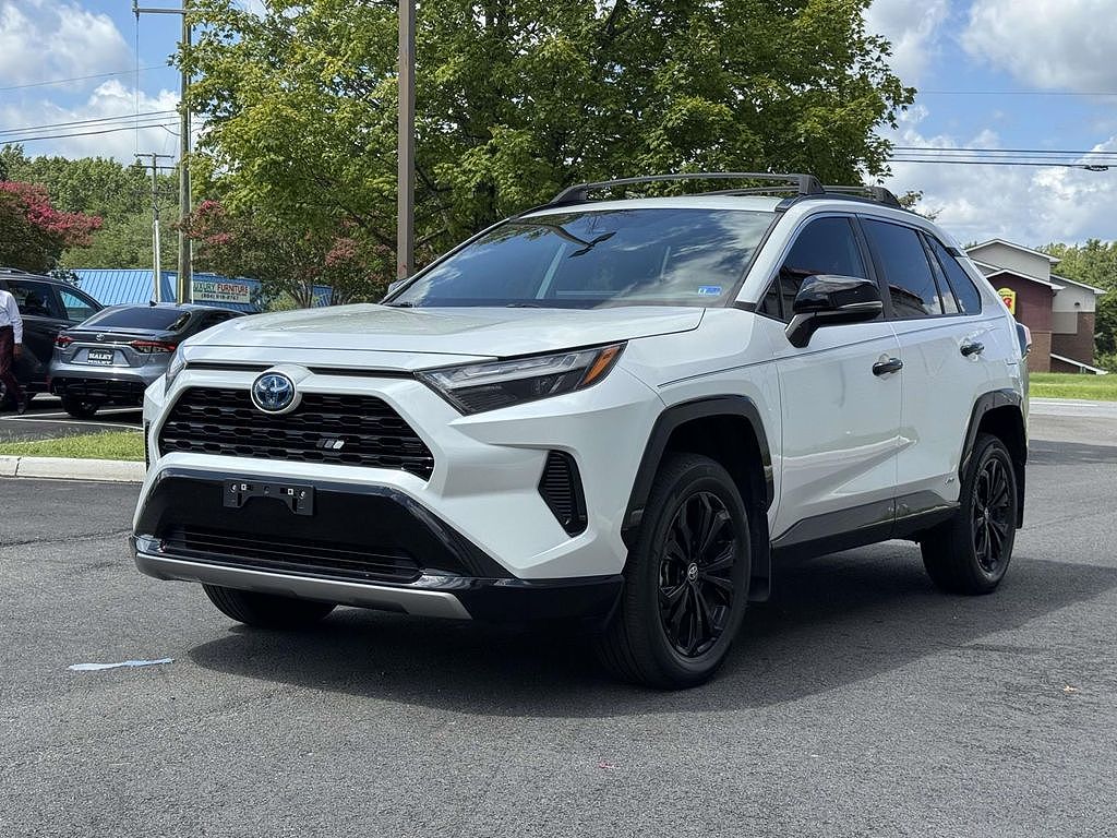 2024 Toyota RAV4 Hybrid SE