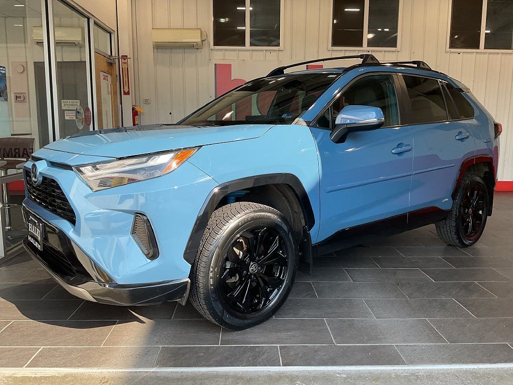 2022 Toyota RAV4 Hybrid SE