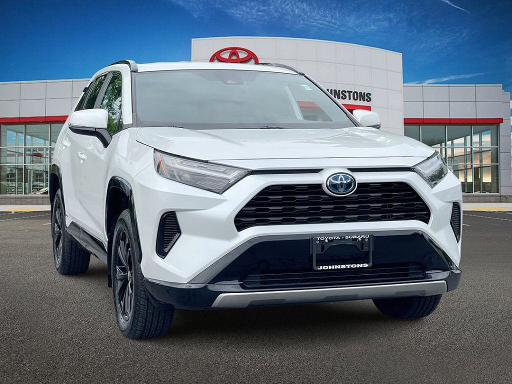 2023 Toyota RAV4 Hybrid SE