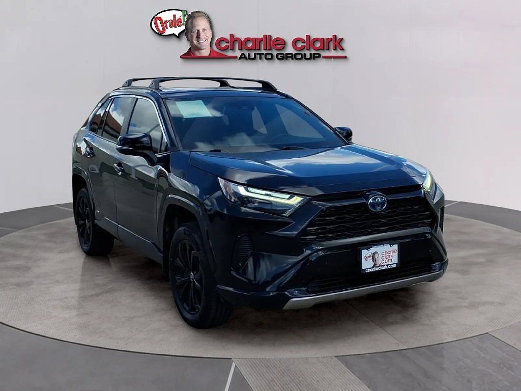 2023 Toyota RAV4 Hybrid SE