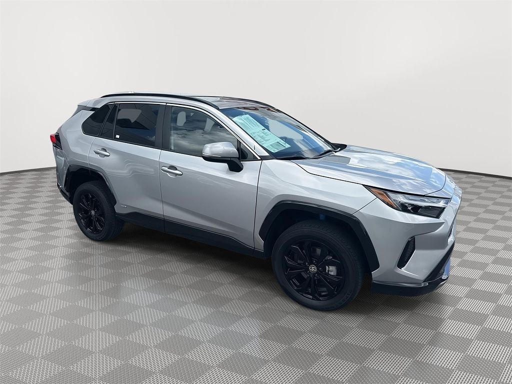 2025 Toyota RAV4 Hybrid SE
