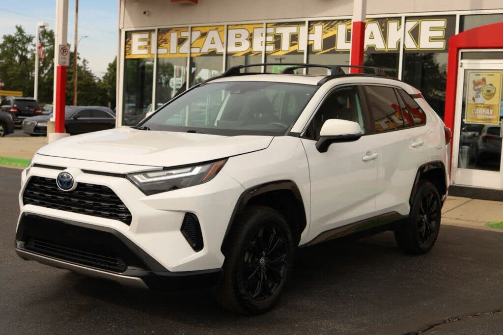 2022 Toyota RAV4 Hybrid SE