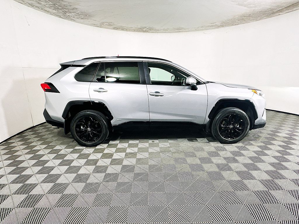 2024 Toyota RAV4 Hybrid SE
