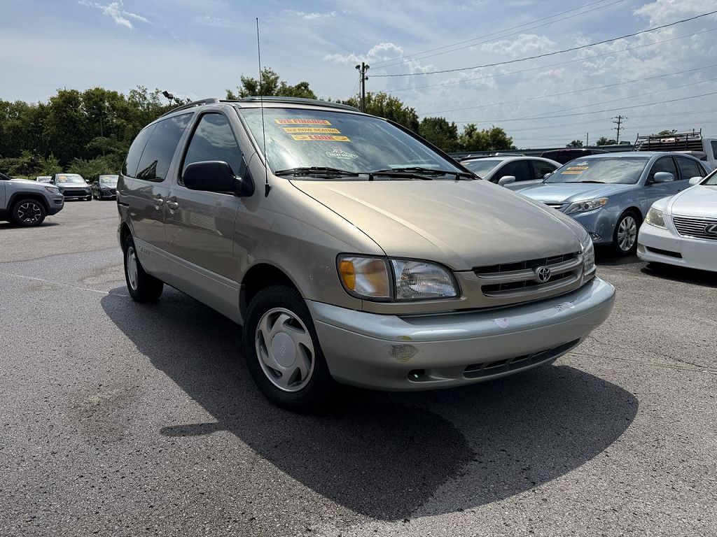 2000 Toyota Sienna XLE