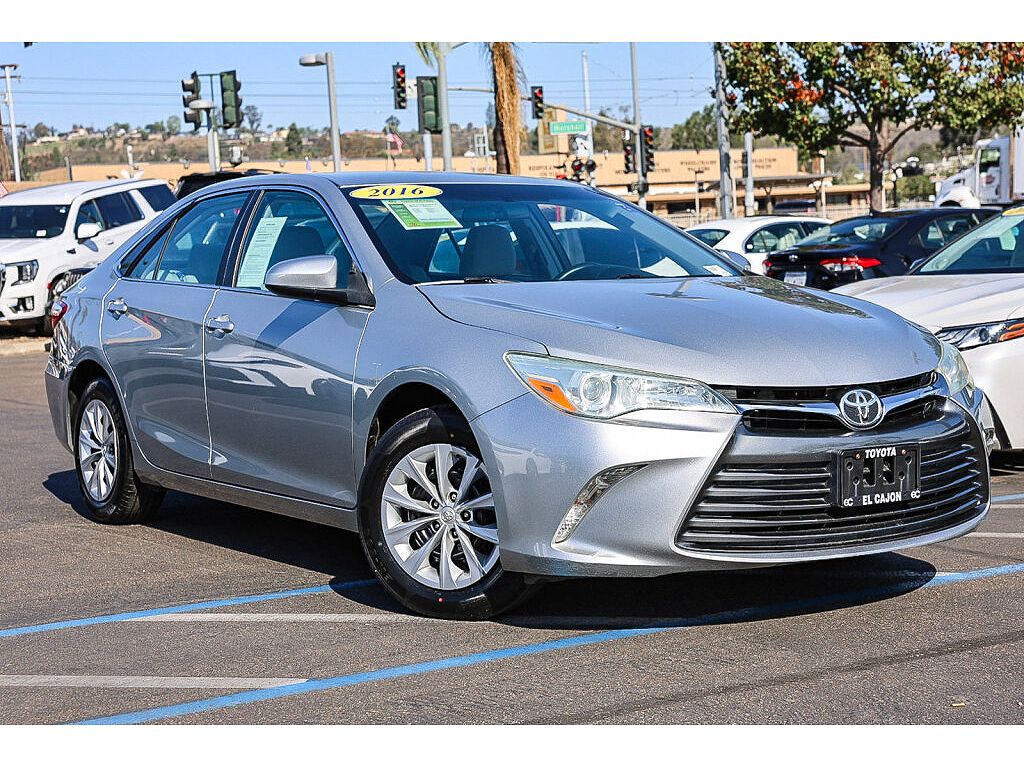 2016 Toyota Camry XSE