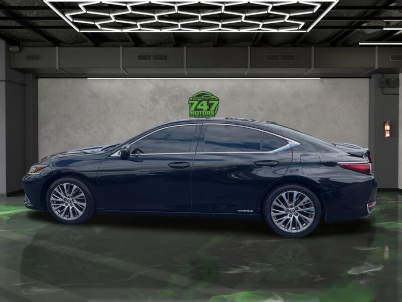 2019 Lexus ES 300h Luxury