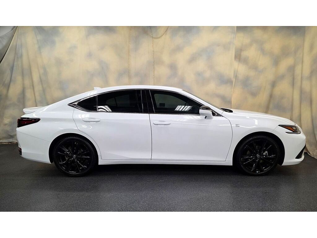 2023 Lexus ES 300h 300h