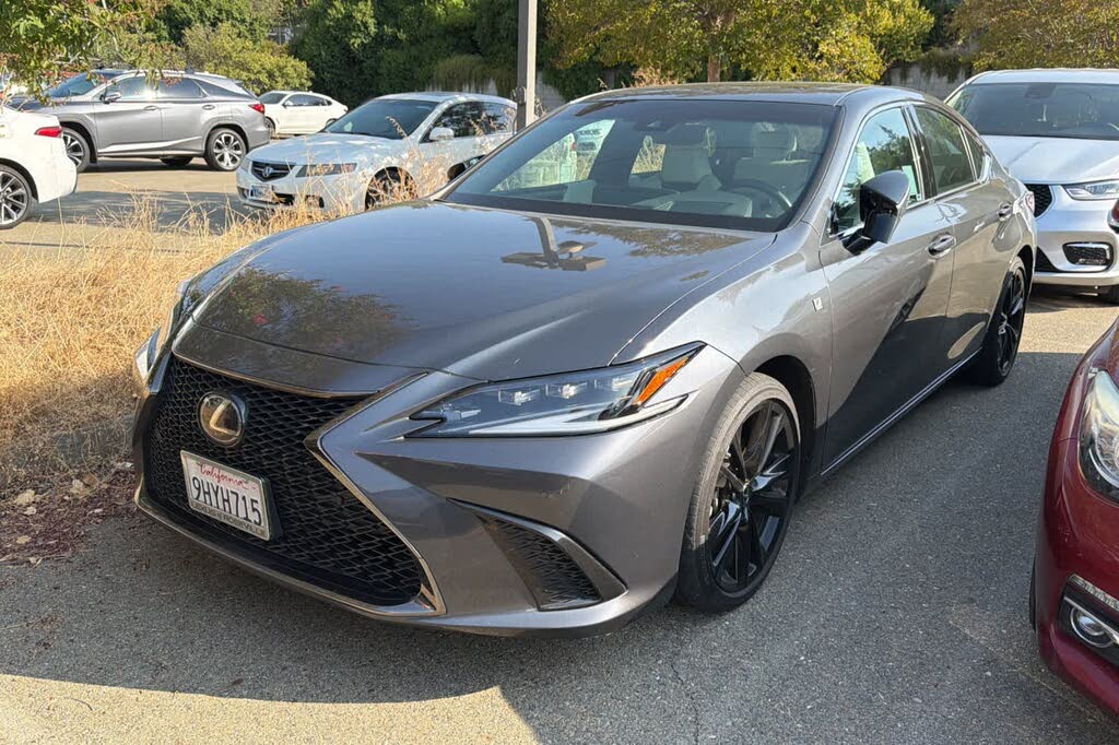 2023 Lexus ES 300h F SPORT Handling