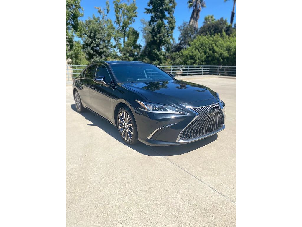 2019 Lexus ES