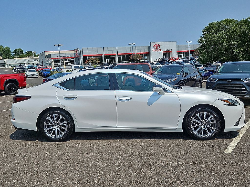 2025 Lexus ES 350
