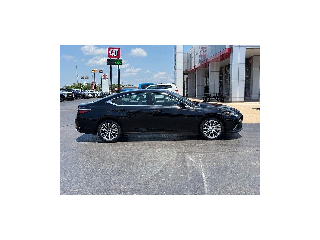 2021 Lexus ES