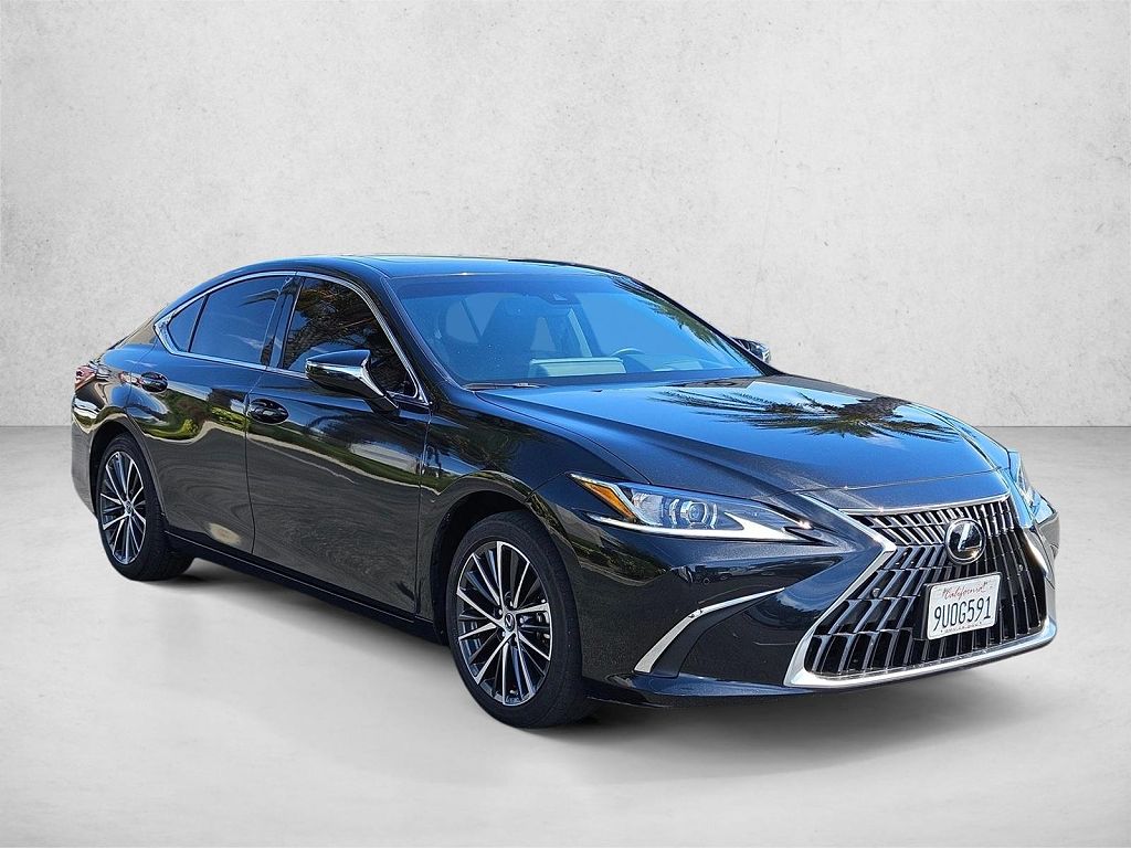 2025 Lexus ES 300h F SPORT Design