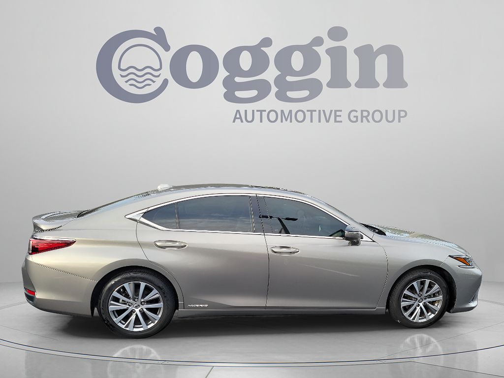 2021 LEXUS ES 300h 300h