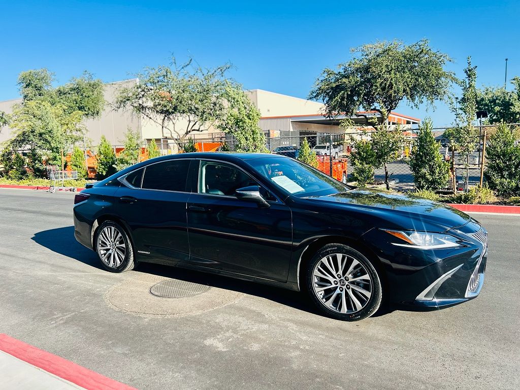 2021 Lexus ES