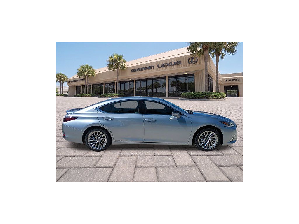 2022 Lexus ES 300h Luxury
