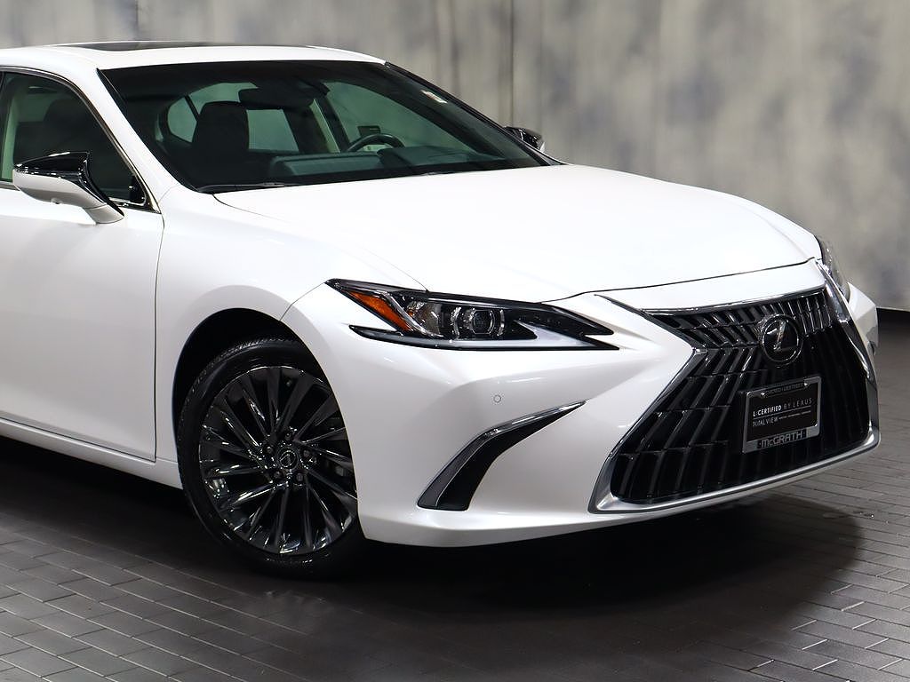 2024 Lexus ES 300h Luxury