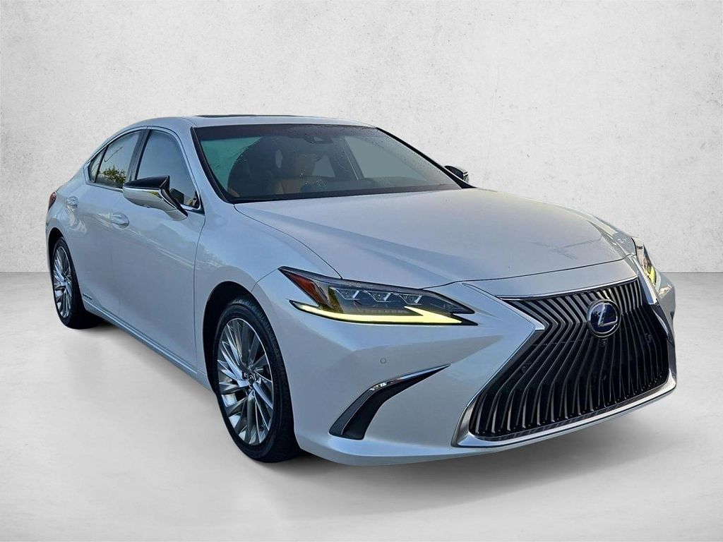 2021 LEXUS ES 300h Ultra Luxury
