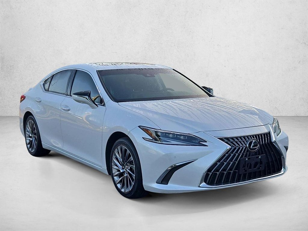 2024 Lexus ES 300h Ultra Luxury