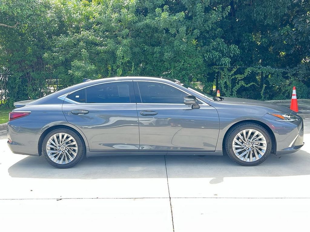 2022 Lexus ES 350 Ultra Luxury