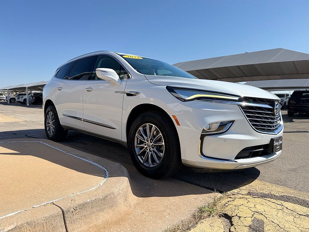 2023 Buick Enclave Essence