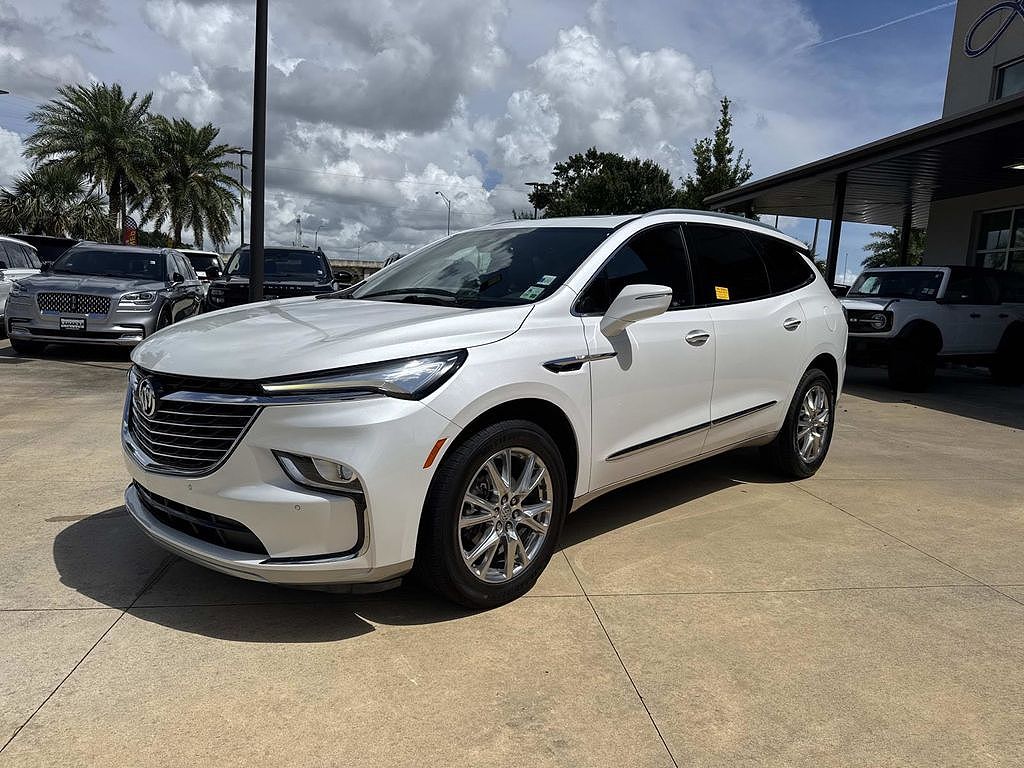 2023 Buick Enclave Essence
