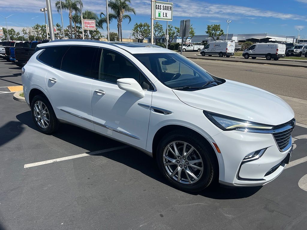 2023 Buick Enclave Essence