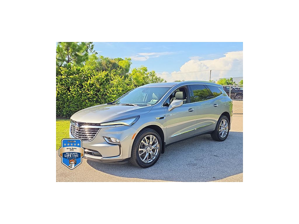 2023 Buick Enclave Essence