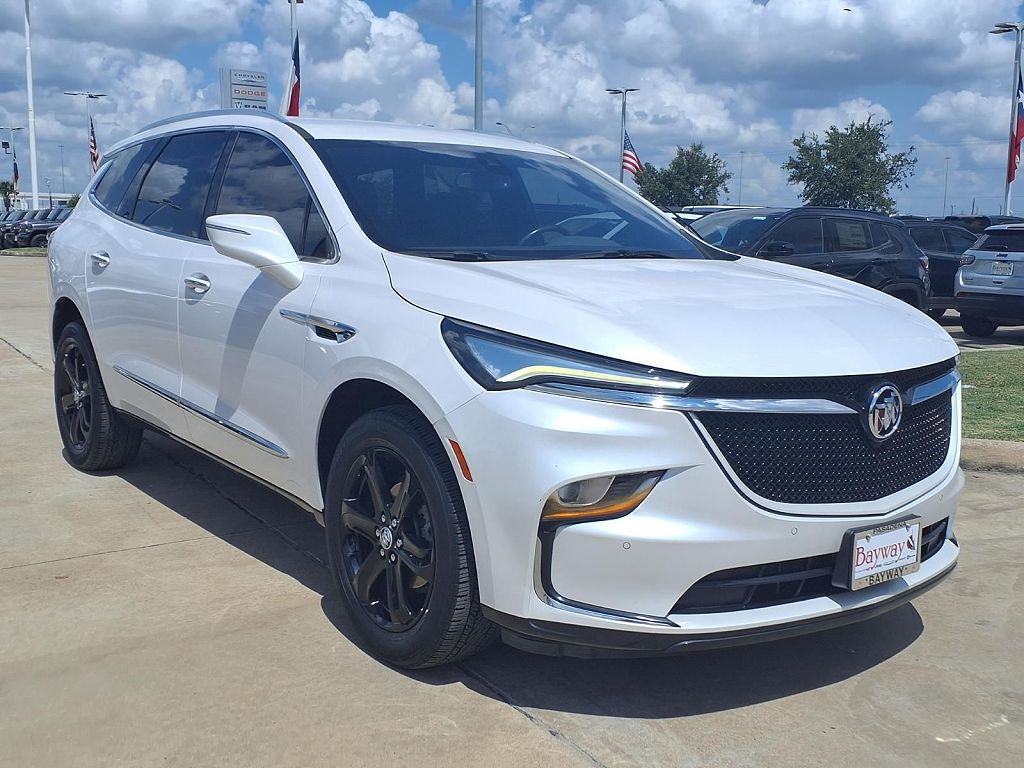 2023 Buick Enclave Essence
