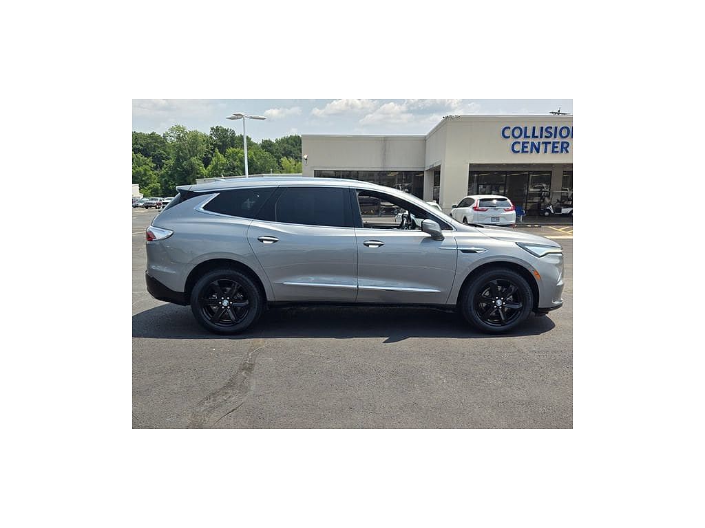 2024 Buick Enclave Essence