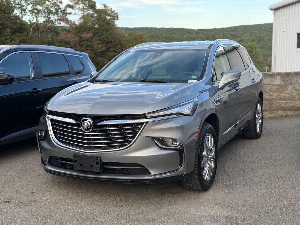 2023 Buick Enclave Essence