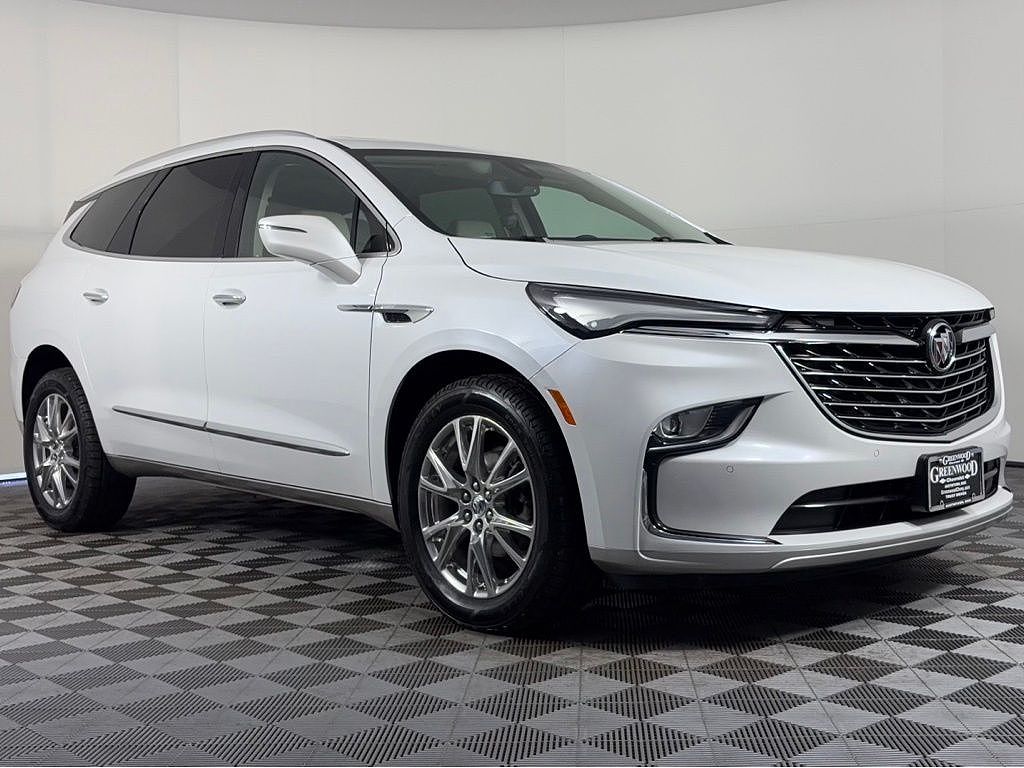 2023 Buick Enclave Essence