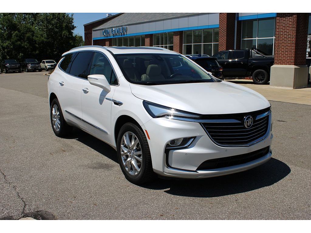 2023 Buick Enclave Essence