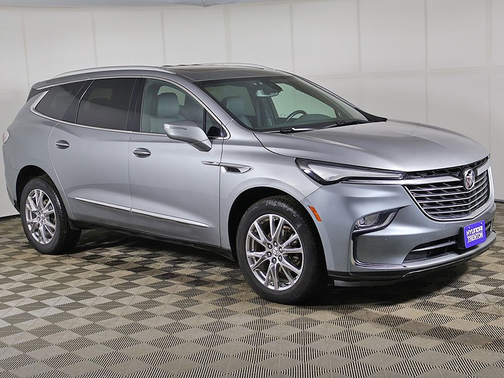 2023 Buick Enclave Essence