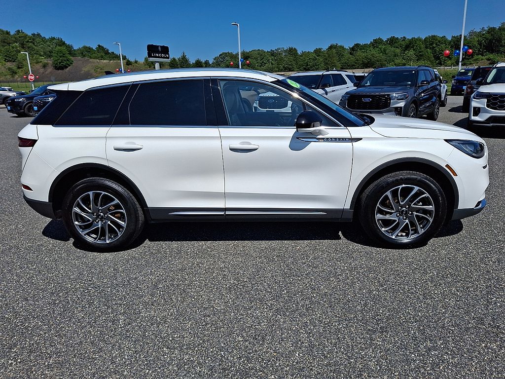2022 Lincoln Corsair Standard
