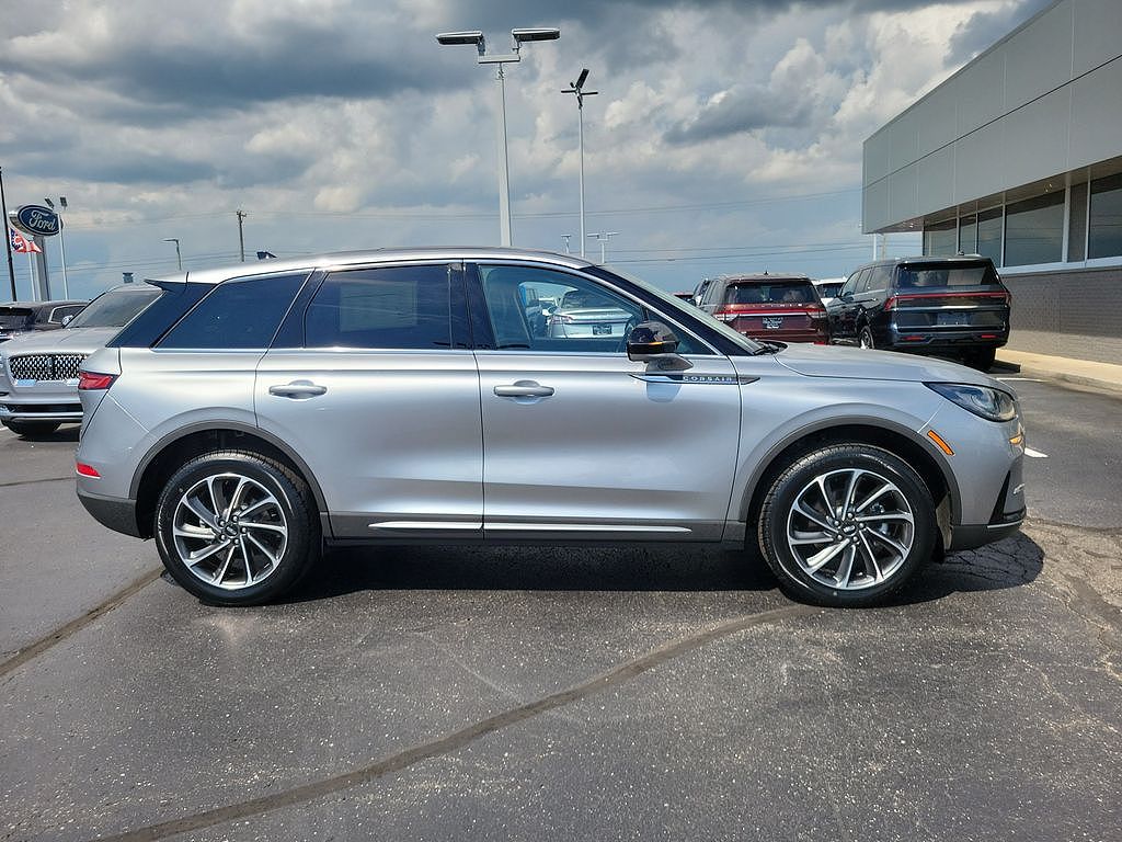 2023 Lincoln Corsair Standard