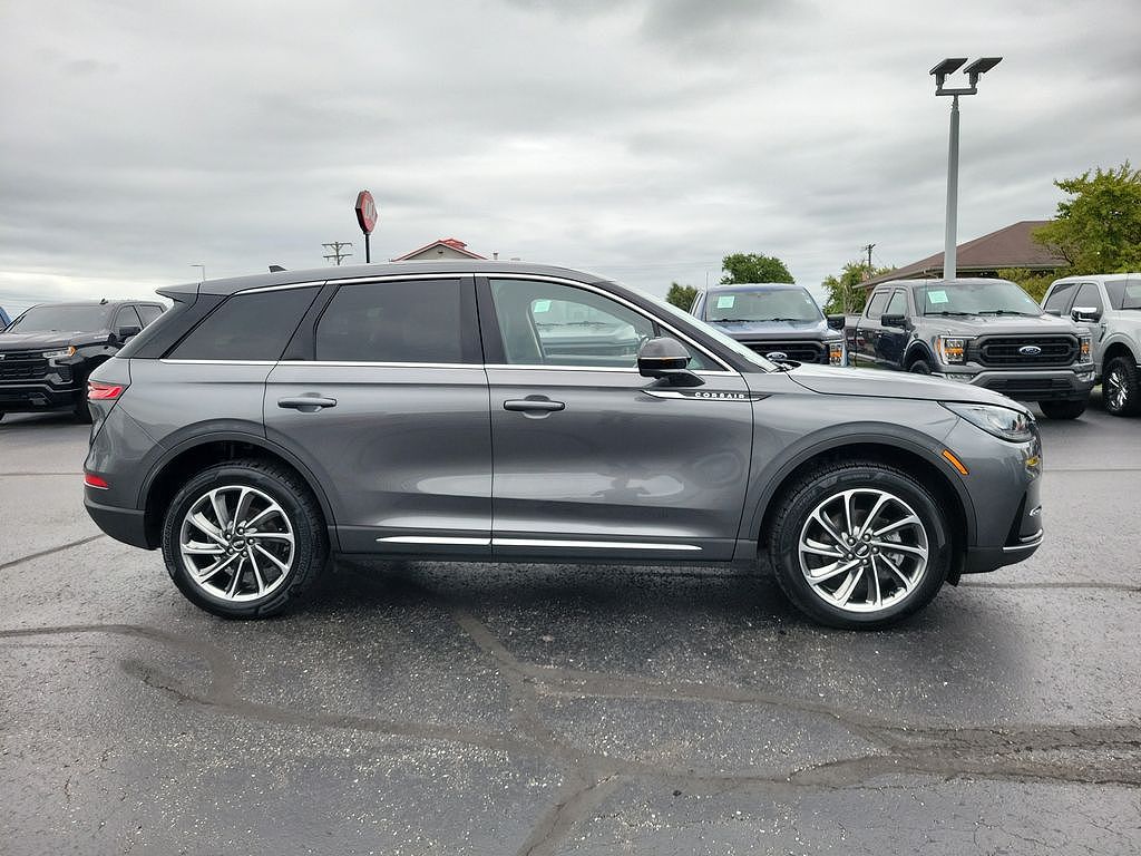 2023 Lincoln Corsair Standard