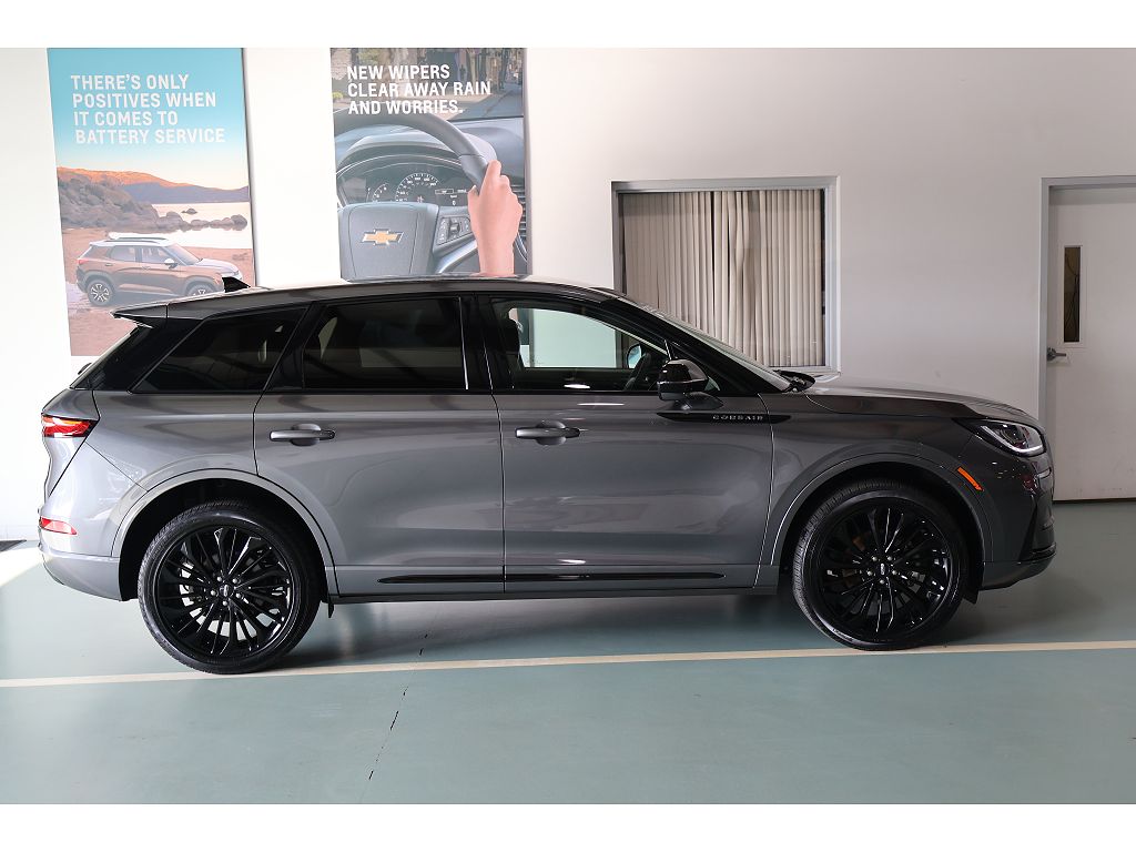 2023 Lincoln Corsair Standard