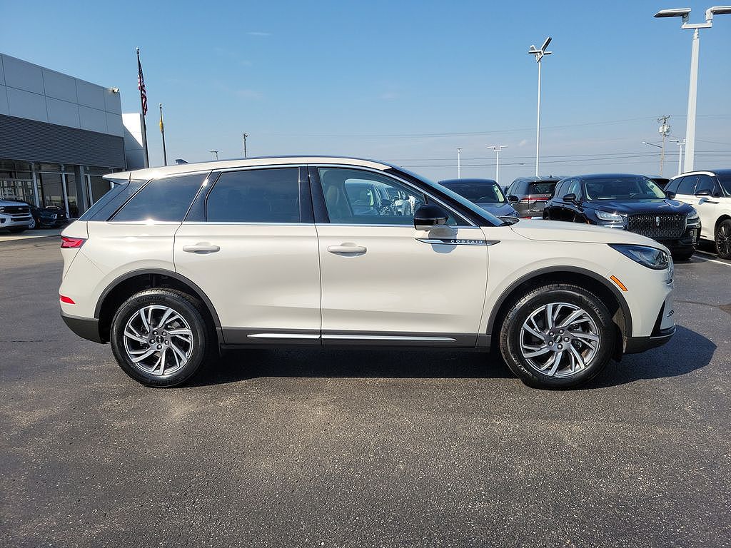 2023 Lincoln Corsair Standard