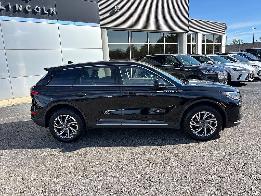 2023 Lincoln Corsair Standard