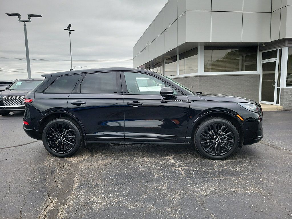 2023 Lincoln Corsair Standard