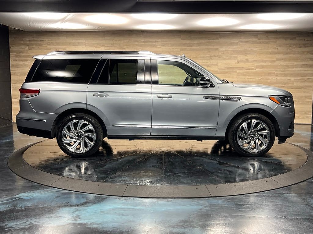 2023 Lincoln Navigator Reserve