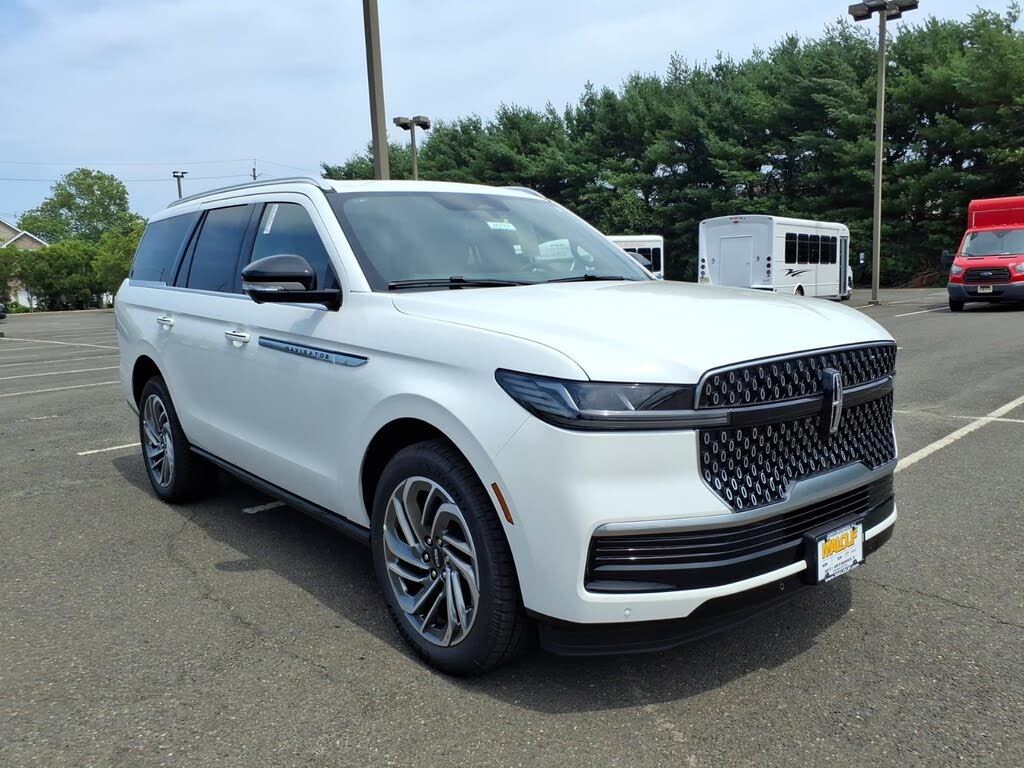 2027 Lincoln Navigator Reserve