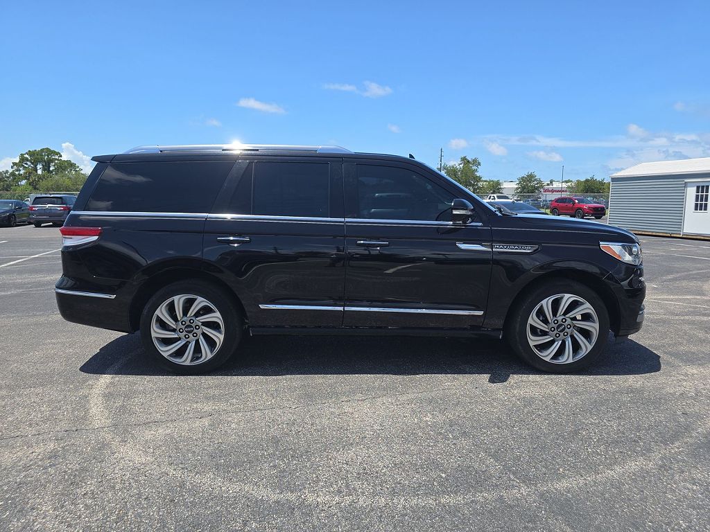 2022 Lincoln Navigator Reserve