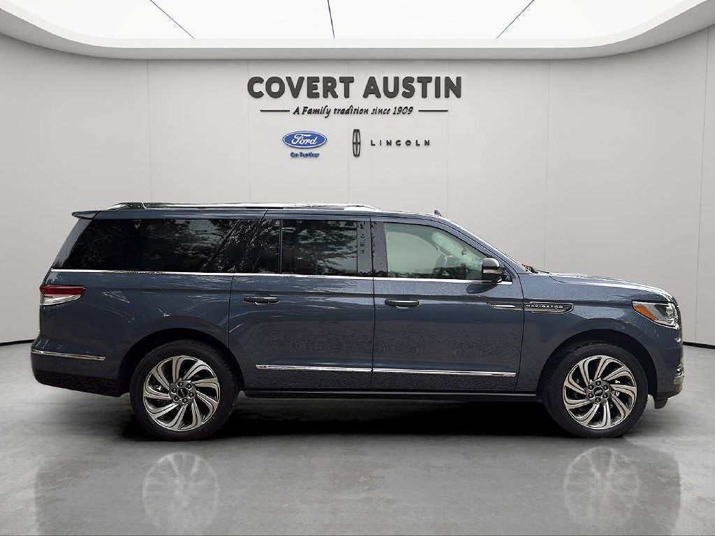 2022 Lincoln Navigator L L Reserve