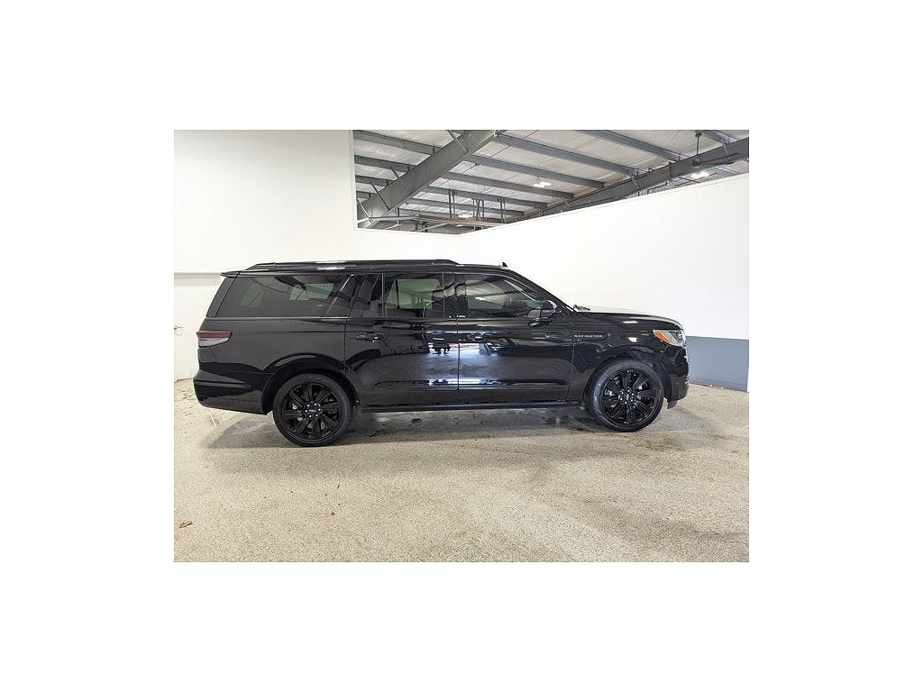2024 Lincoln Navigator L Reserve