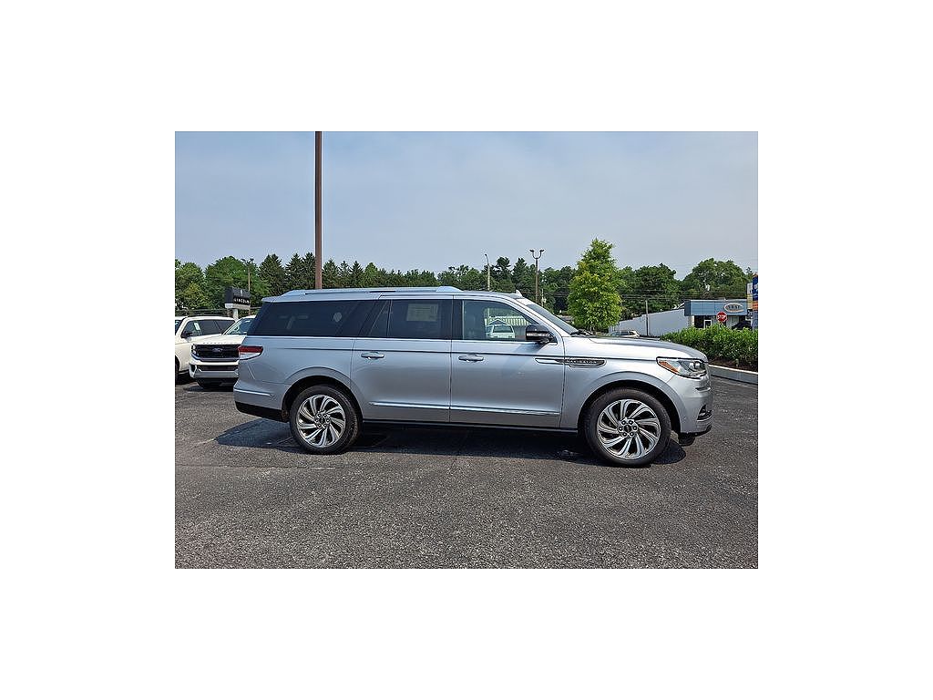 2023 Lincoln Navigator L Reserve