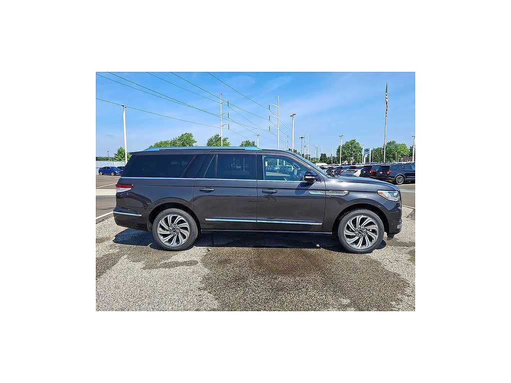 2023 Lincoln Navigator L L Reserve
