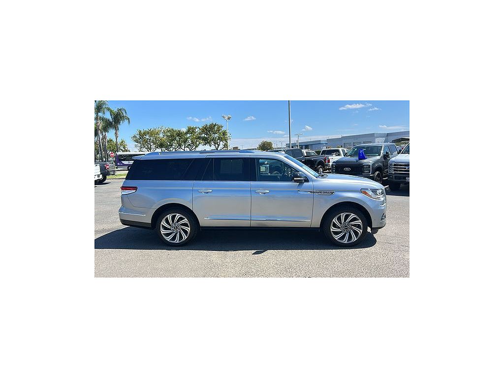 2022 Lincoln Navigator L L Reserve