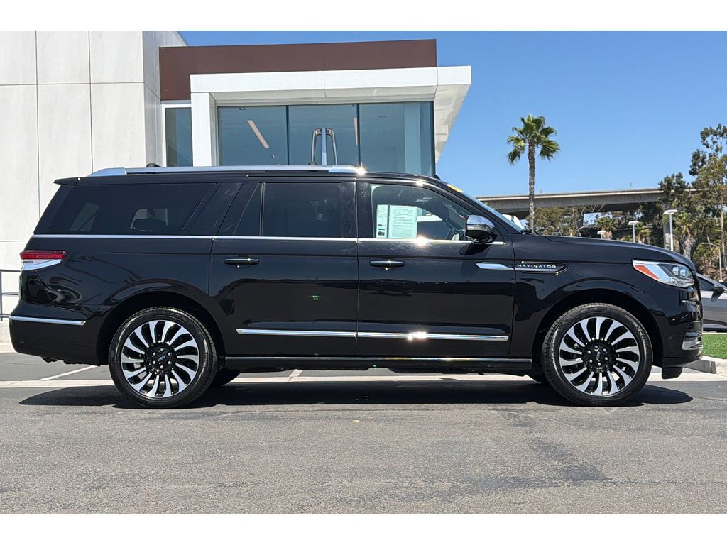 2023 Lincoln Navigator L L Black Label