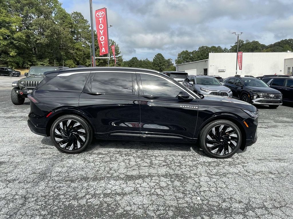 2024 Lincoln Nautilus Black Label